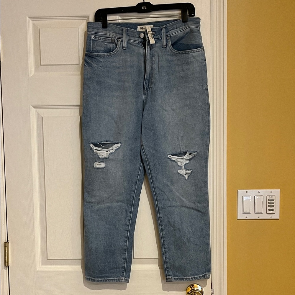 Madewell Women’s Light Blue Distressed Jeans “Mom Jean” High Waist Size 28P NWT